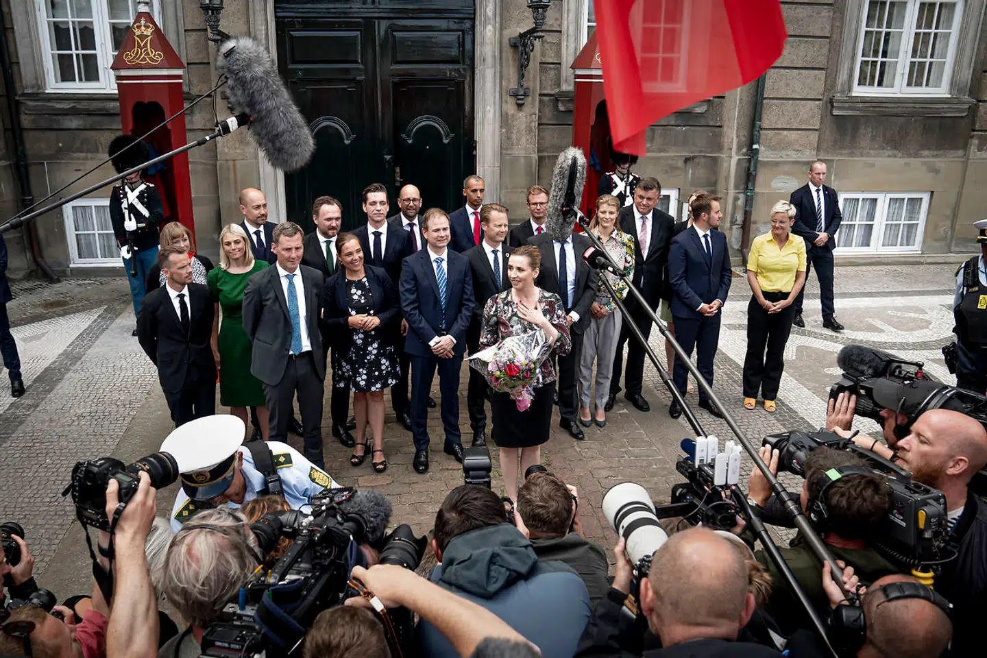 Sådan så det ud, da statsminister Mette Frederiksen 27. juni 2019 præsenterede sin socialdemokratiske mindretalsregering på Amalienborg i København. Nu viser ny karaktbog fra Gallup, hvem der lige nu er i top og bund, når det gælder ministrenes popularitet.