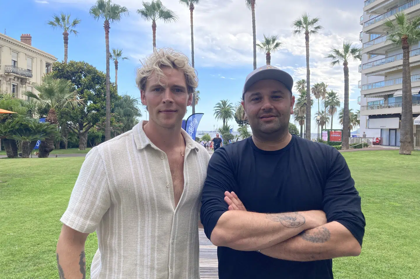 Sangeren Christopher tager for alvor springet til filmen. Her ses han med instruktøren Mehdi Avaz i Cannes Eva Maria Brandi/ Ritzau/Ritzau Scanpix