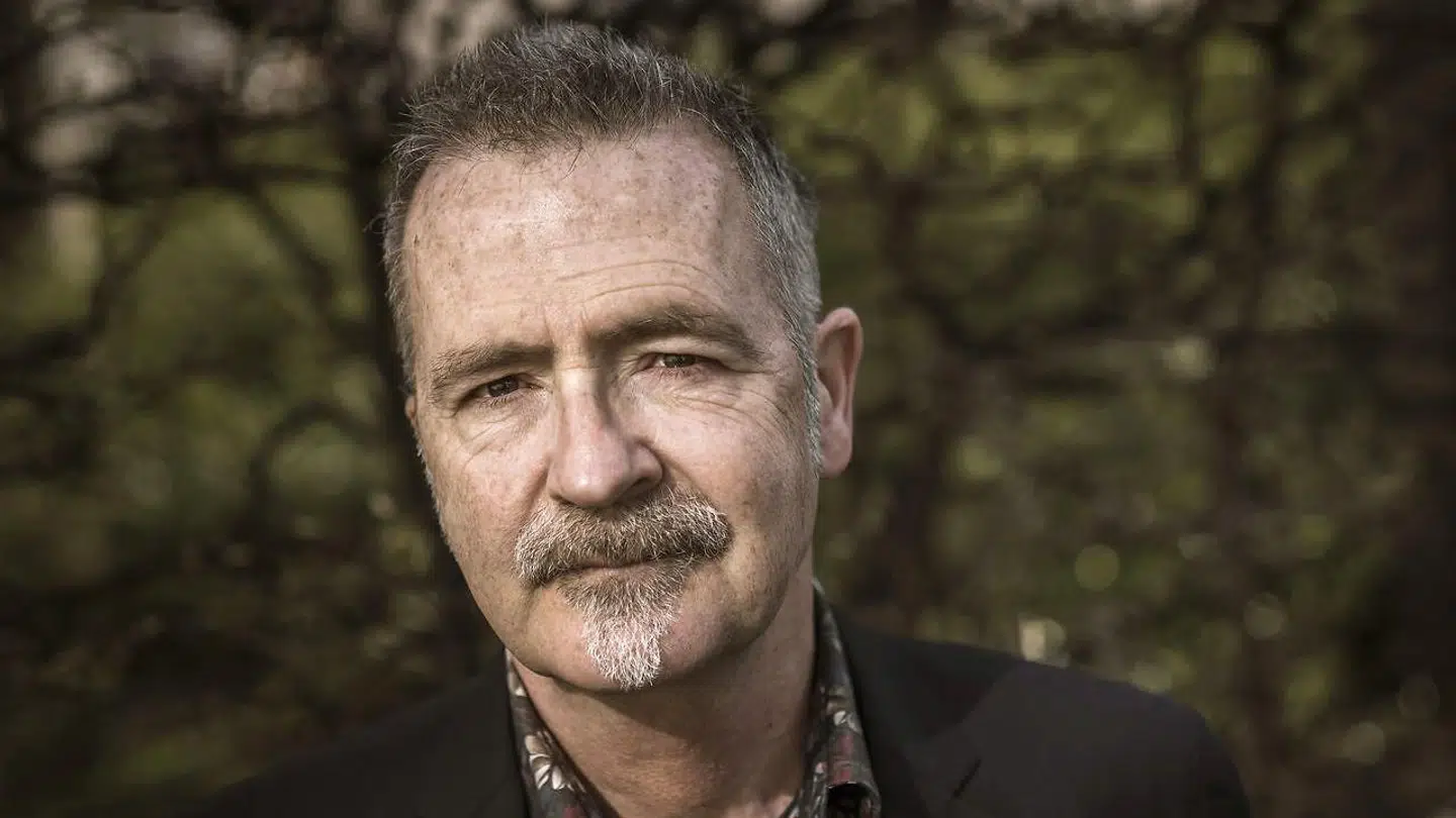 Adrian Lloyd Hughes er aktuel med foredraget 'Min morfar var Mads Skjern' og podcasten 'Mors afskedsbrev'.