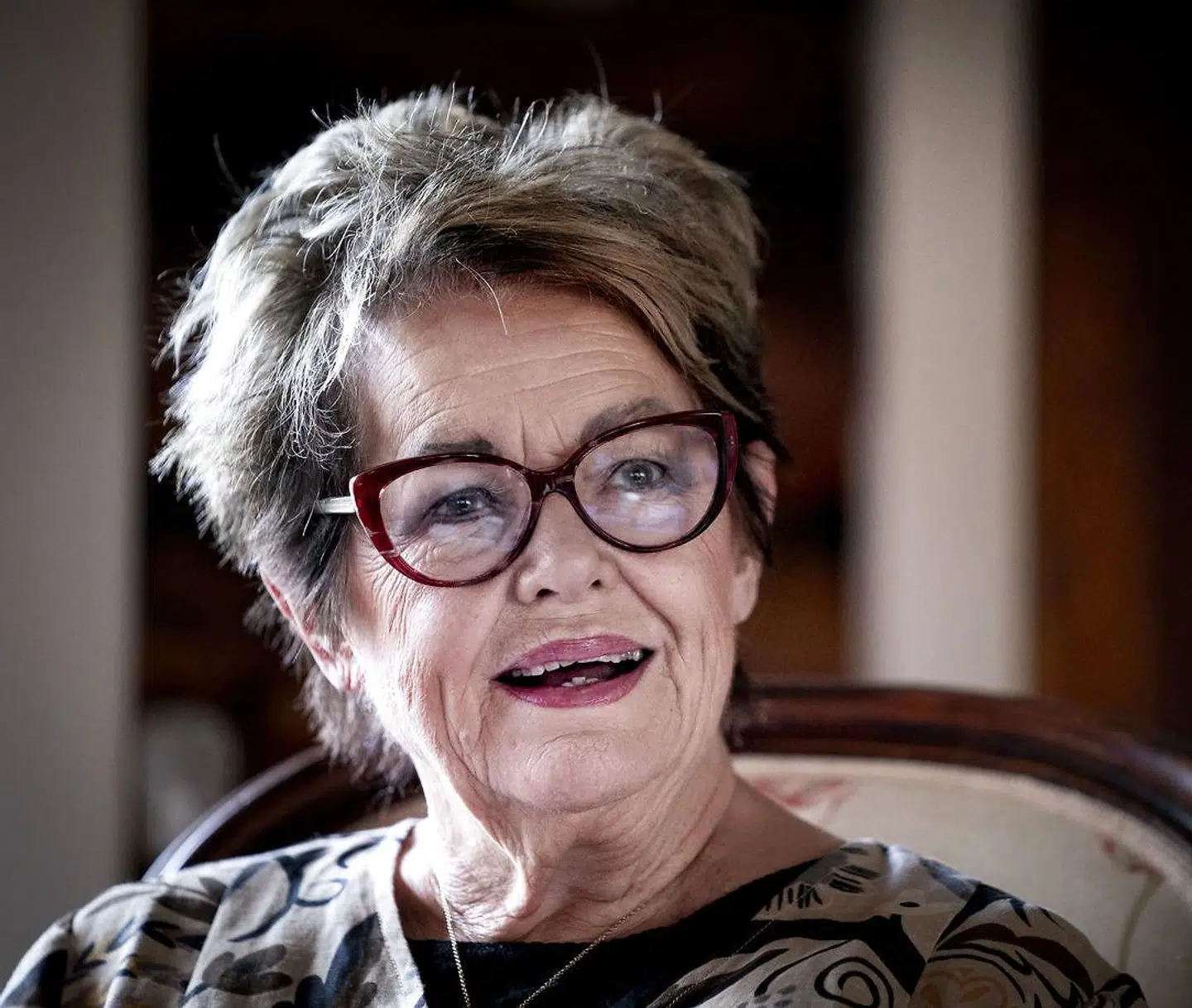 Jette Dreyer Hughes ville revne af stolthed, hvis hun havde vidst, at den danske diva Ghita Nørby lagde stemme til hendes breve og erindringer, mener Adrian Lloyd Hughes.