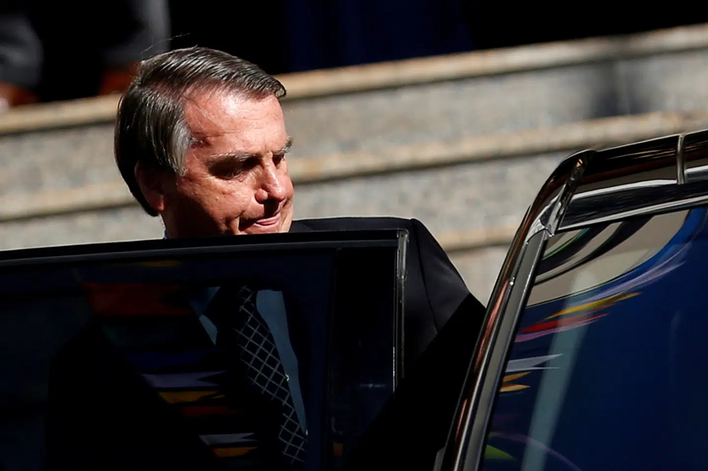 Brasiliens stærkt højreorienterede præsident, Jair Bolsonaro, mister mere og mere opbakning i befolkningen på grund af tiltagende vrede over en ineffektiv indsats mod coronasmitte.
