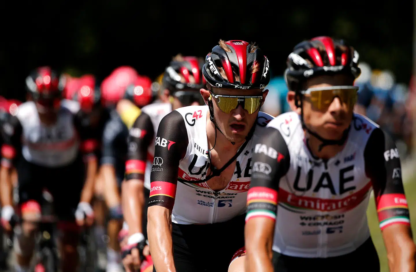 Mikkel Bjerg førte sikkert Tadej Pogacar gennem torsdagens etape.