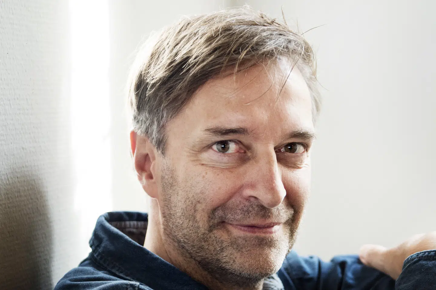 Martin Brygmann skal være vært på Svend Prisen 2021. Og han har mange minder fra de foregående uddelinger - både som gæst, nomineret og vært en gang før. - At være konferencier er noget af det, jeg allerbedst kan lide at lave, fordi jeg kan tage så meget af mig selv med. Min fornemmeste opgave er at skabe en god stemning og trygge rammer. Der sker altid så mange uforudsete hændelser til sådan en prisfest, så der skal improviseres, og det elsker jeg, selv om der selvfølgelig er lagt faste rammer. (Arkivfoto) Linda Kastrup/Ritzau Scanpix