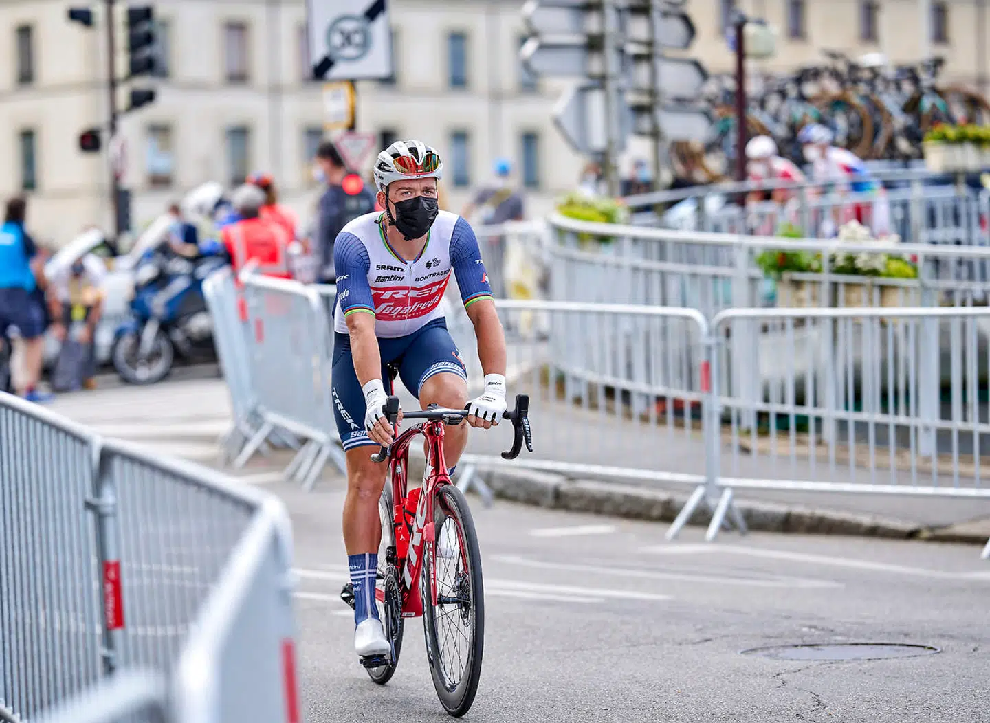 Mads Pedersen havde heller ikke en stor dag på cyklen tirsdag.