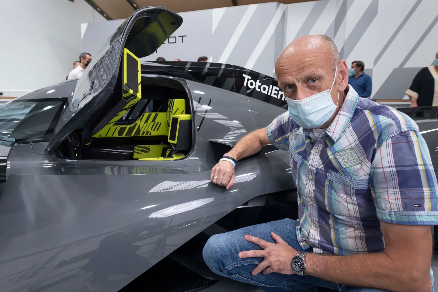 B.T.´s Peter Nygaard var med til Peugeots snigpremiere på fabrikkens nye Hypercar.