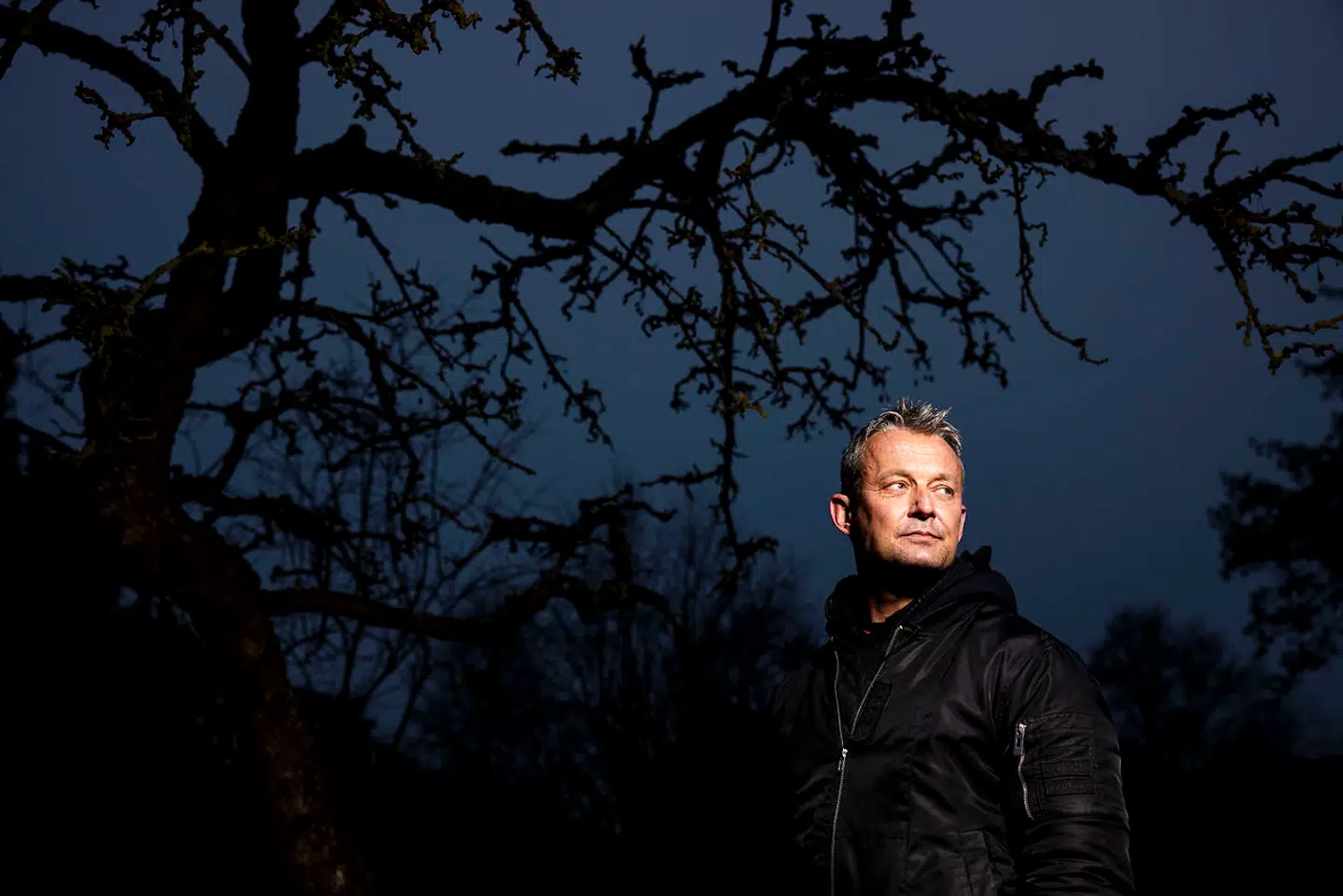 Som narkobetjent opbyggede René Dahl Andersen et kildenetværk af hemmelige meddelere i det kriminelle miljø. En af dem gav han nogle plader beslaglagt hash for at vinde hans tillid. Det var ulovligt, men gav store resultater.