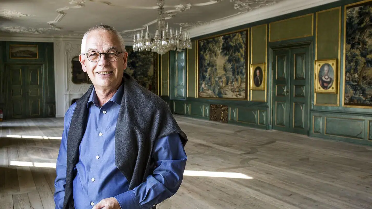 Greve Christian Ahlefeldt-Laurvig-Lehn vakte opsigt, da han meddelte, at hans søn skulle arve godset i stedet for hans datter, der var ældre.