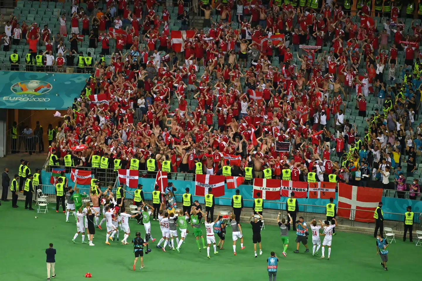 Danmark besejrede lørdag Tjekkiet 2-1 i Baku i kvartfinalen for øjnene af de medrejsende fans.