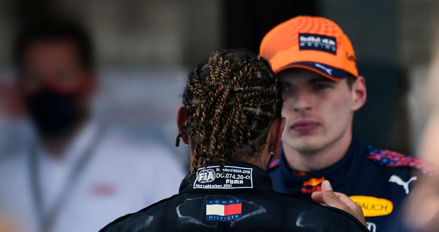 Inden weekendens grandprix på Red Bull Ring i Østrig har fører Max Verstappen (th.) VM med 156 point med Lewis Hamiltons 138.