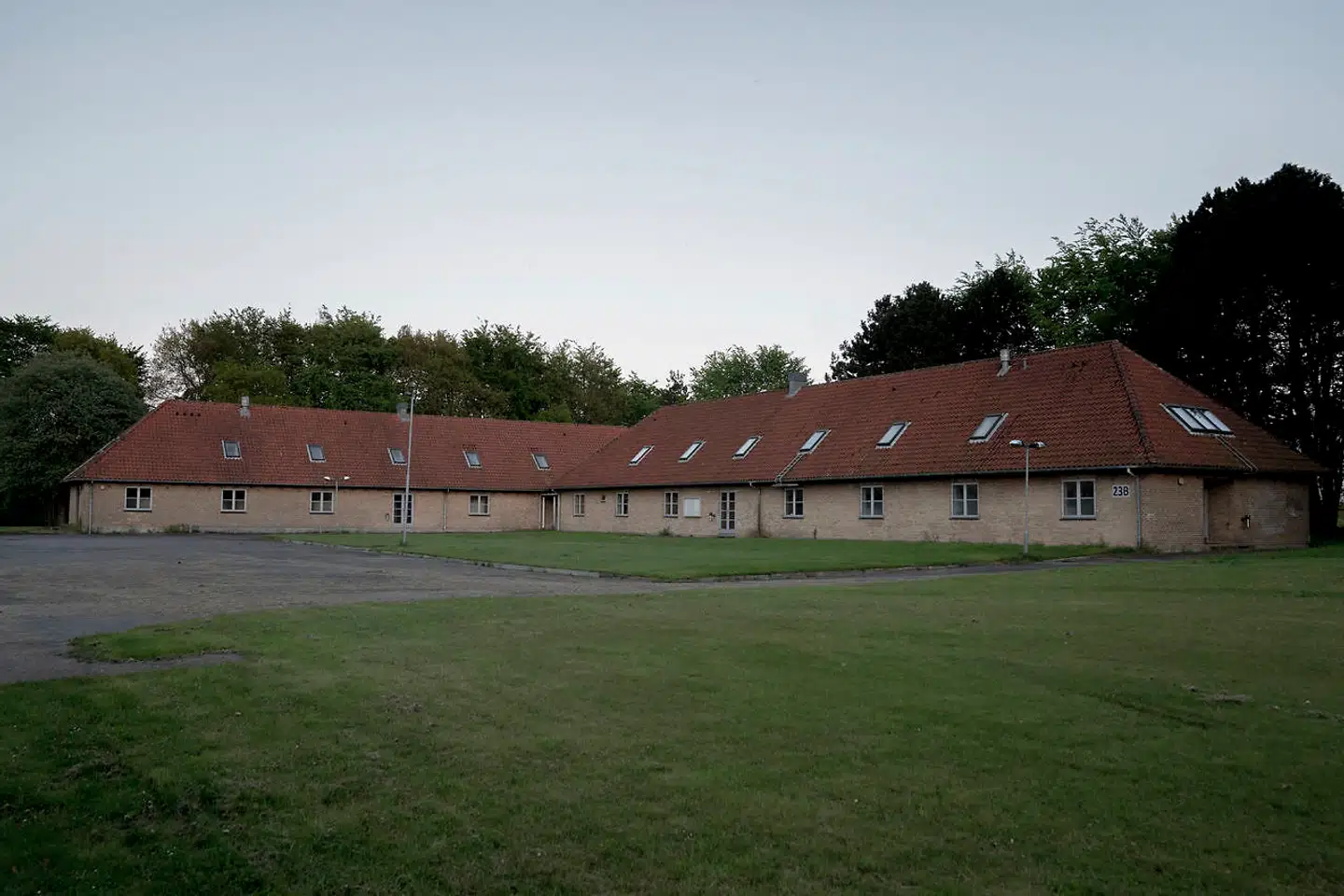 Regeringen købte Holmegaard på Langeland for at etablere et udrejsecenter, vel vidende at der ikke var tilladelse til overnatning på ejendommen.