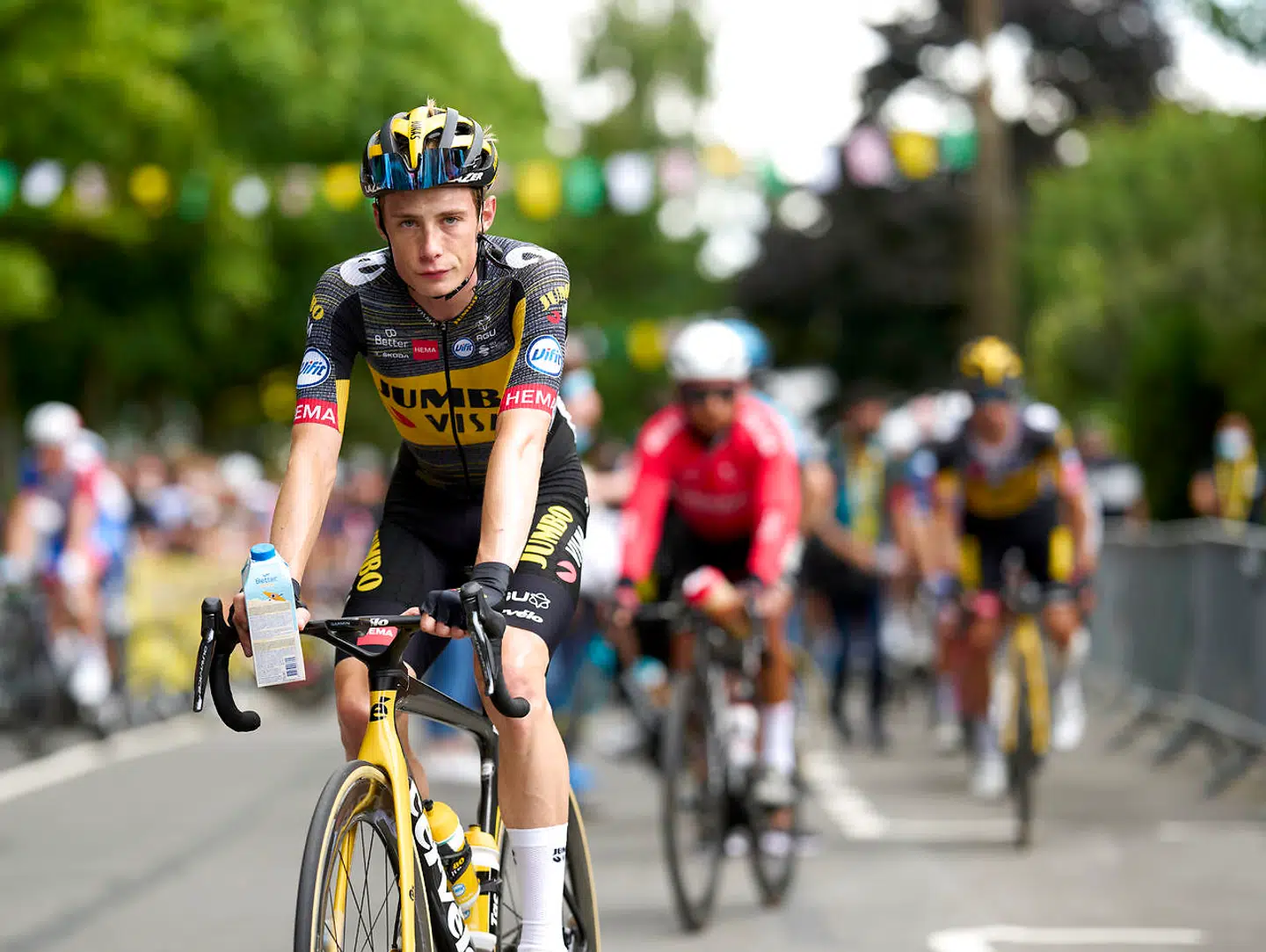 Søren Kragh Andersen sagde det allerede torsdag. Man bør slippe Jonas Vingegaard fri. Og nu ser det faktisk ud til, at danskeren kan få frit slag.