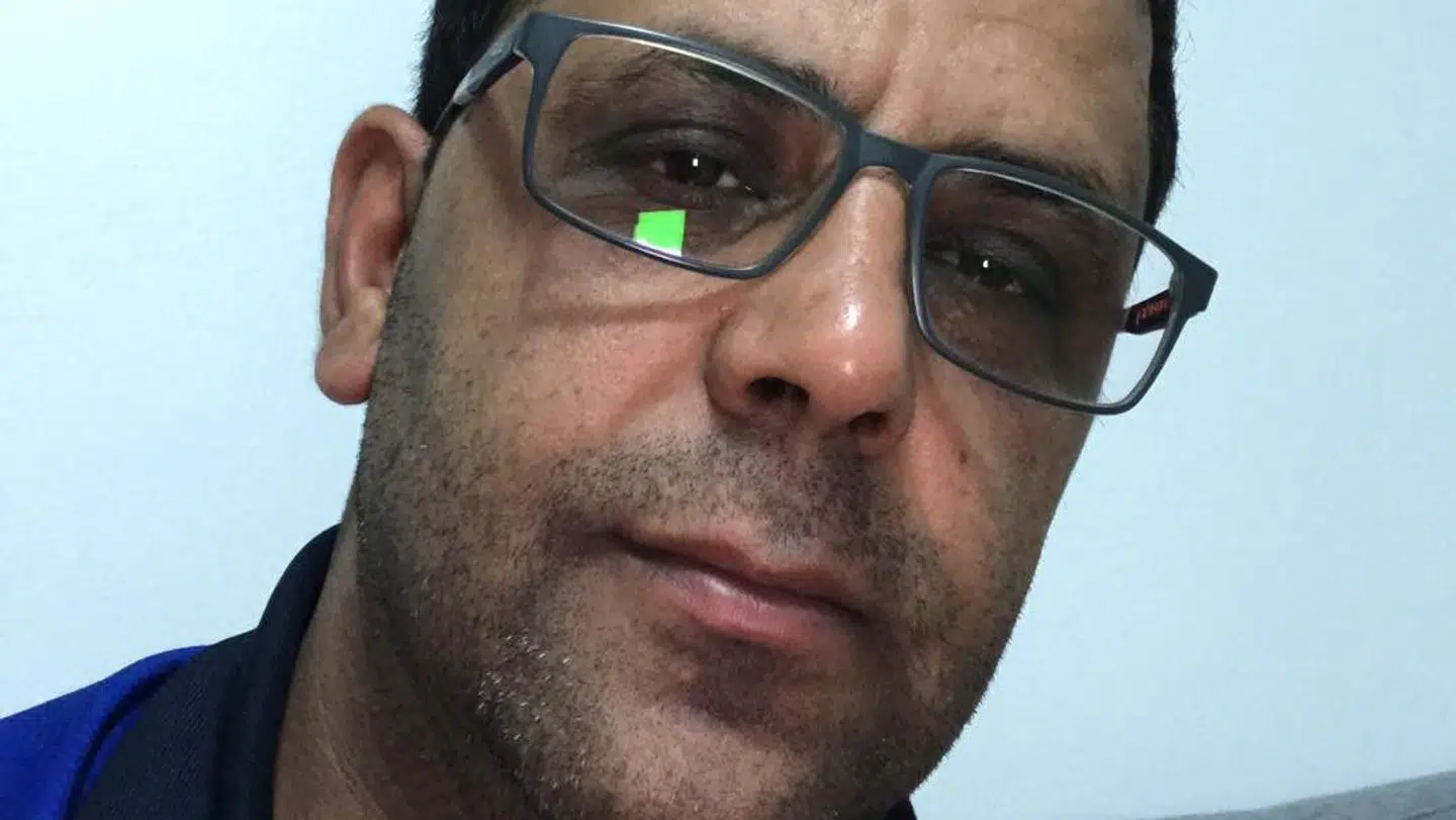 Far Tarek Younes fortalte, at Mohamad Younes aldrig havde haft noget med våben at gøre. Men den 20-årige mand er tiltalt for våbenbesiddelse. Privatfoto