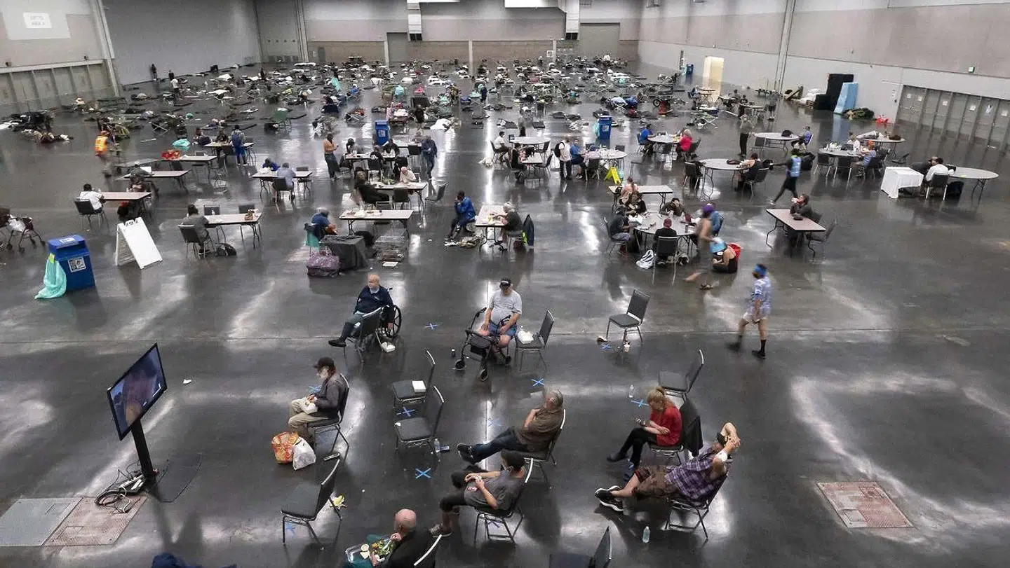 I Portland i den amerikanske delstat Oregon er der flere såkaldte nedkølingscentre, hvor folk kan søge tilflugt fra heden.