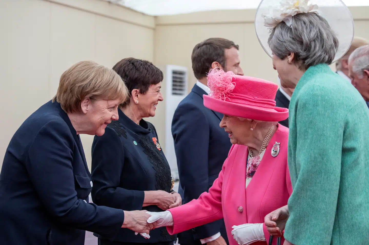 Storbritanniens dronning Elizabeth og den tyske forbundskansler, Angela Merkel, skal fredag mødes på Windsor Castle. (Arkivfoto) Pool/Reuters