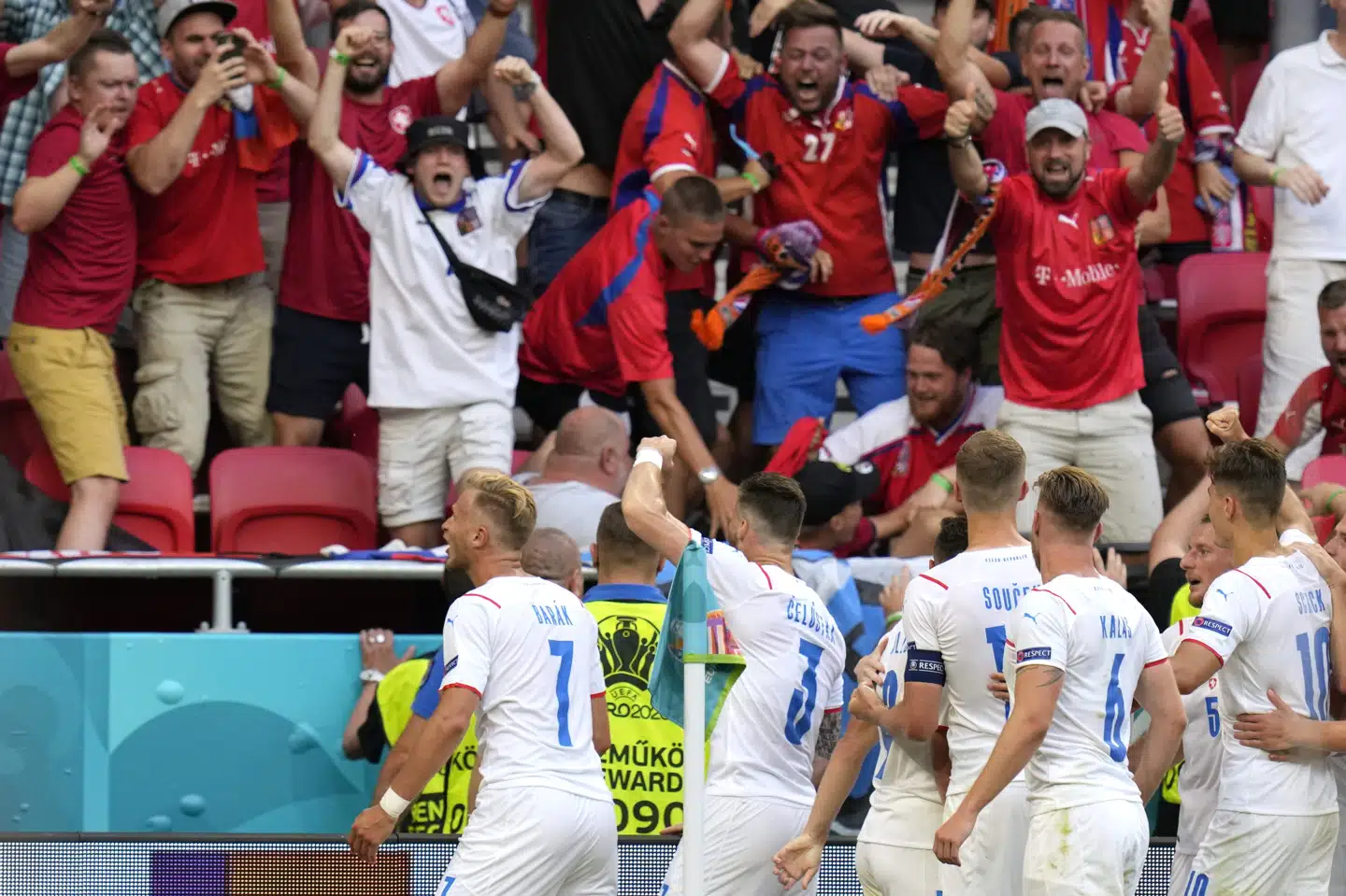 Forløsningen var stor i den tjekkiske lejr, da Tomas Holes scorede mod Holland. Darko Bandic/Reuters