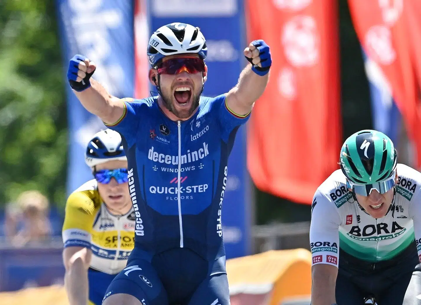 Mark Cavendish jubler. Han har genfundet opskriften på sejr.