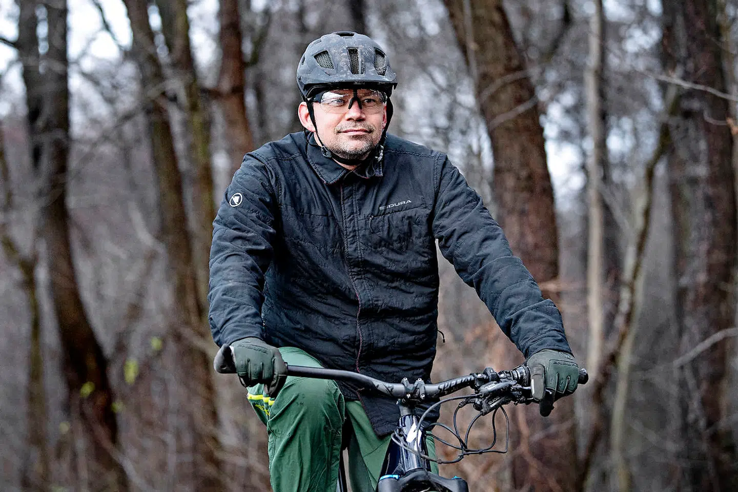 Kokken sørger for at holde sig i gang – blandt andet på mountainbiken.