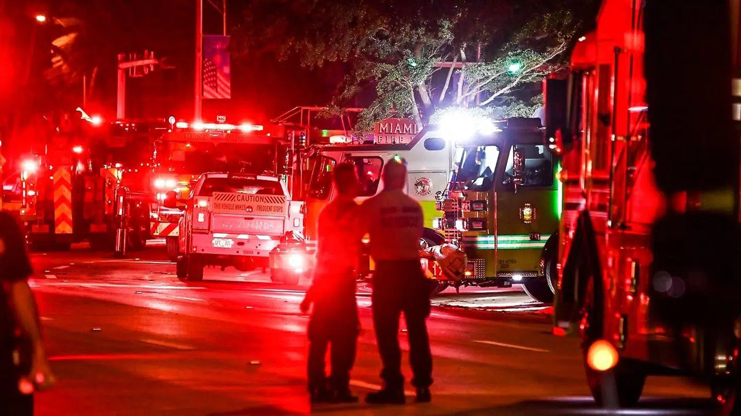 Et massivt redningsarbejde rykkede ud til kollapset.