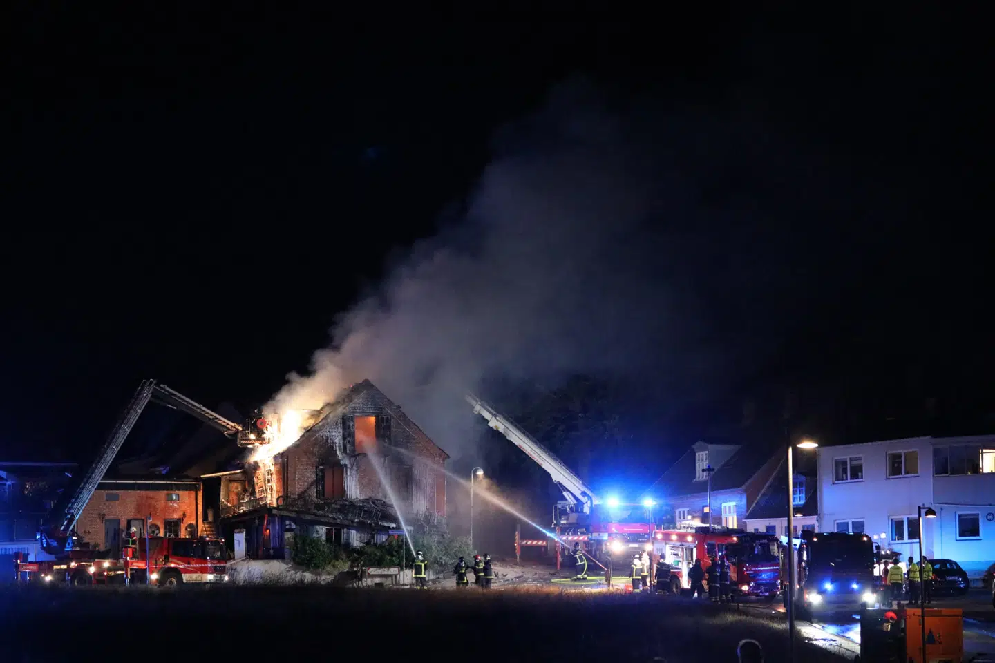 Her står huset i Riddergade i flammer. Foto: Presse-fotos.dk