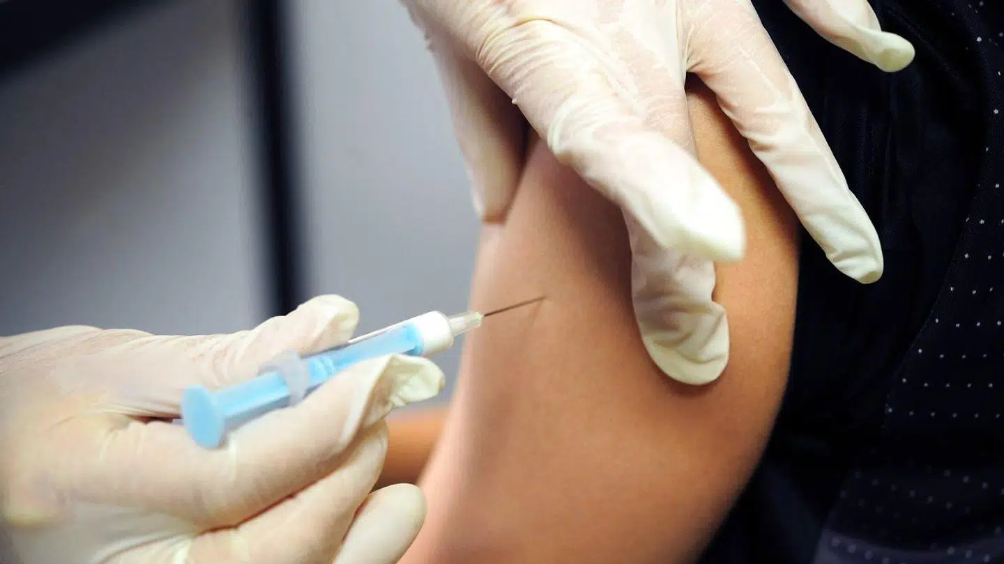 Unge får det dårligt af vaccinestikket, fordi de er dårligt forberedt.