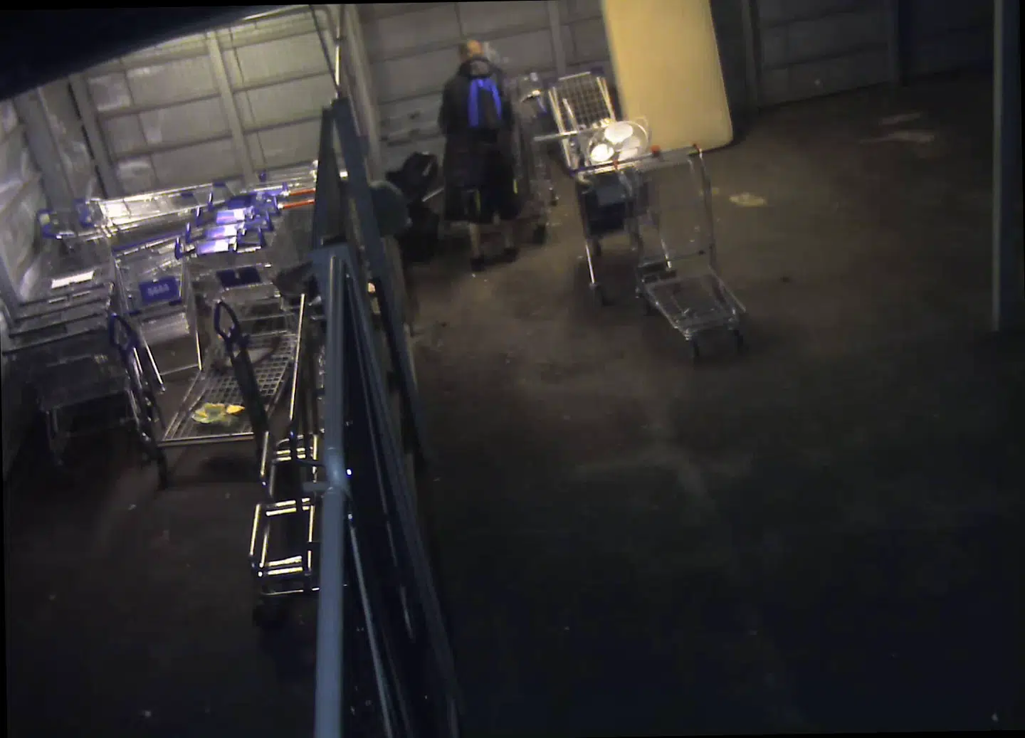 Politiet kan kontaktes på 114, hvis man ved hvem manden er. Foto: politi.dk