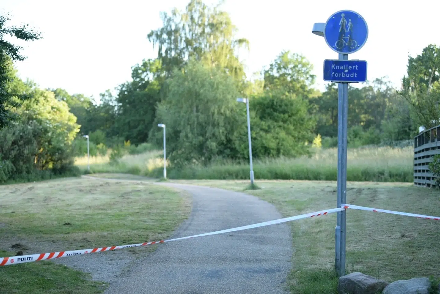 Politiet er rykket ud til et knivstikkeri i Hillerød. Foto: presse-fotos.dk