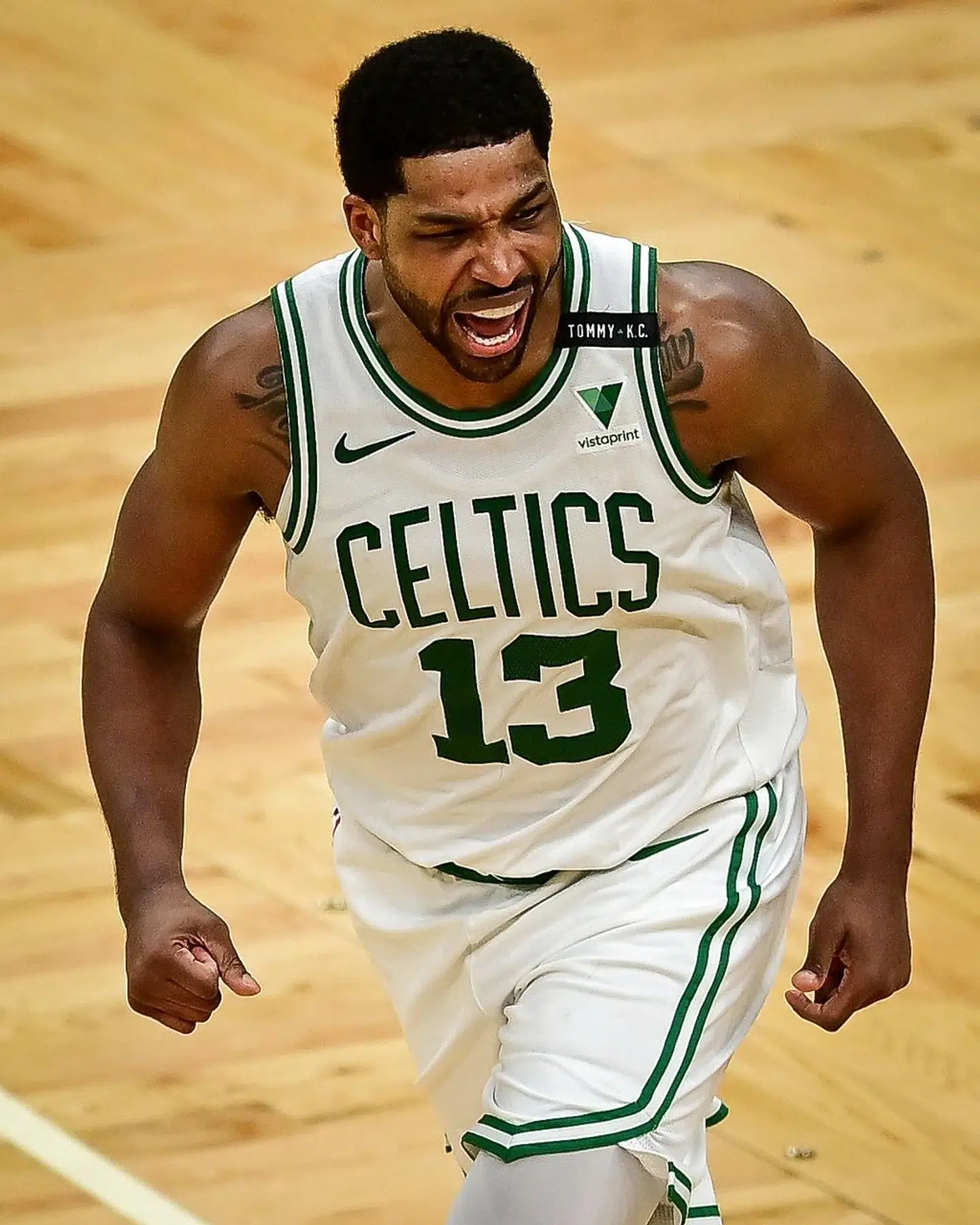Tristan Thompson i sit rette element, som spiller nummer 13 på Boston Celtics hold. Foto Maddie Malhotra/Getty Images.