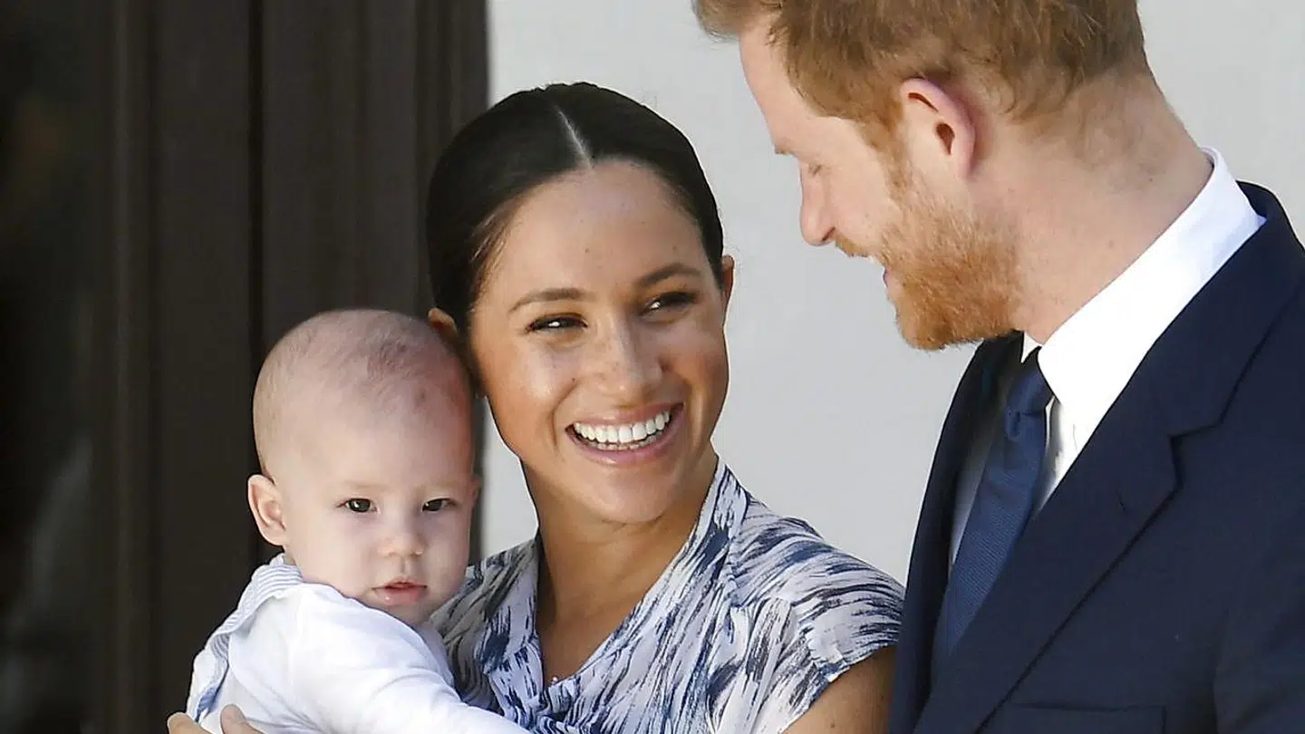 Hertuginde Meghan og prins Harry med lille Archie.