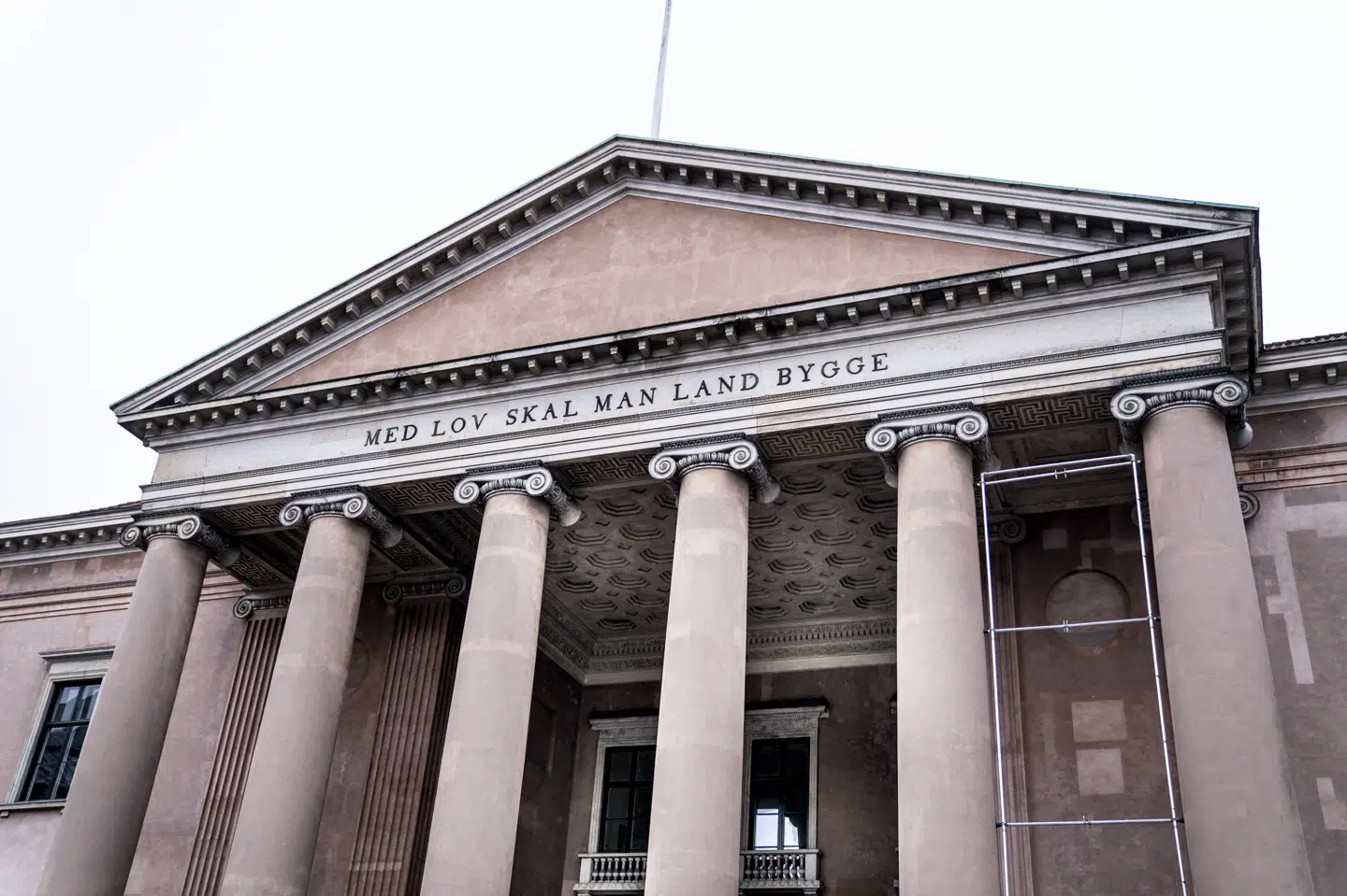 Fem mænd er mandag idømt betingede domme i gammel sag om svindel og sort arbejde. Ingen af de fem skal altså i udgangspunktet afsone deres domme. (Arkivfoto). Liselotte Sabroe/Ritzau Scanpix