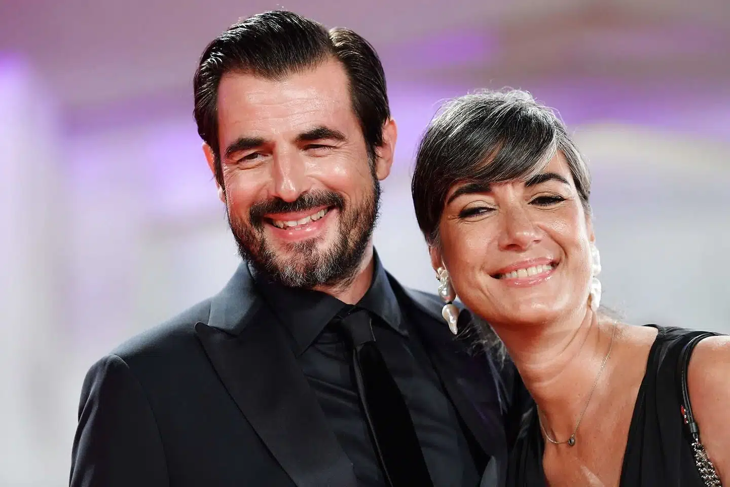 Claes Bang og hans kone, Liz, deltager ved premieren på »Picture of Lies« på filmfestivalen i Venedig i 2019.