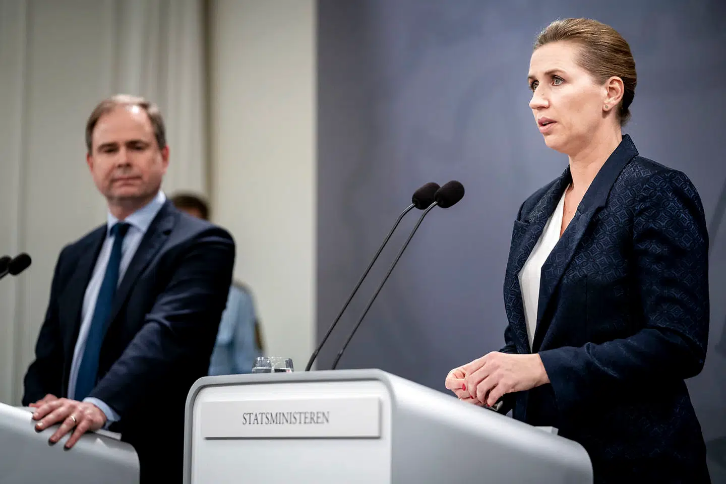 Statsminister Mette Frederiksen (S) og finansminister Nicolai Wammen (S) under pressemøde om corona i Spejlsalen i Statsministeriet på Christiansborg, fredag den 23. oktober 2020.. (Foto: Mads Claus Rasmussen/Ritzau Scanpix)
