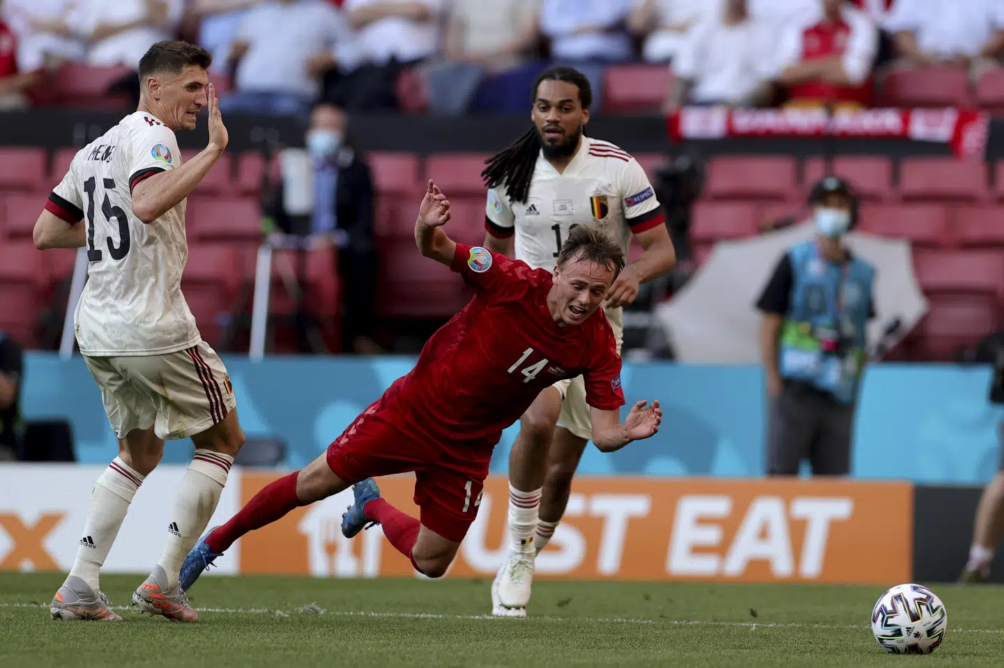Mikkel Damsgaard spillede en stor kamp mod Belgien, men den unge dansker forsøgte også at filme sig til et straffespark. Friedemann Vogel/Ritzau Scanpix