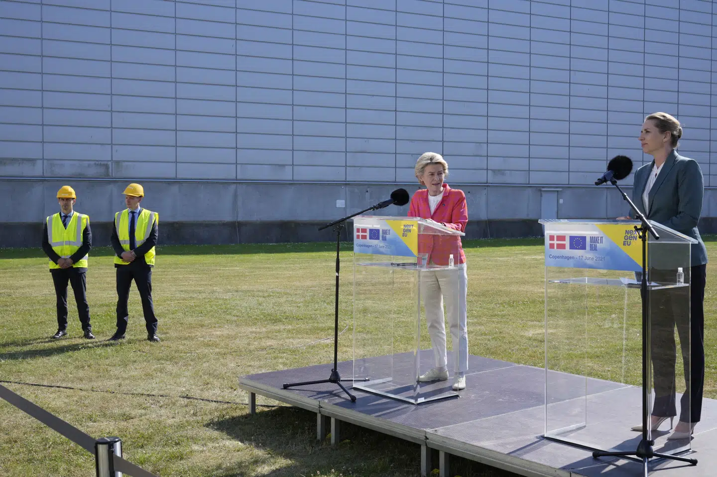 Statsminister Mette Frederiksen (S) tog torsdag imod EU-Kommissionens formand, Ursula von der Leyen, på Avedøreværket i Hvidovre. Claus Bech/Ritzau Scanpix