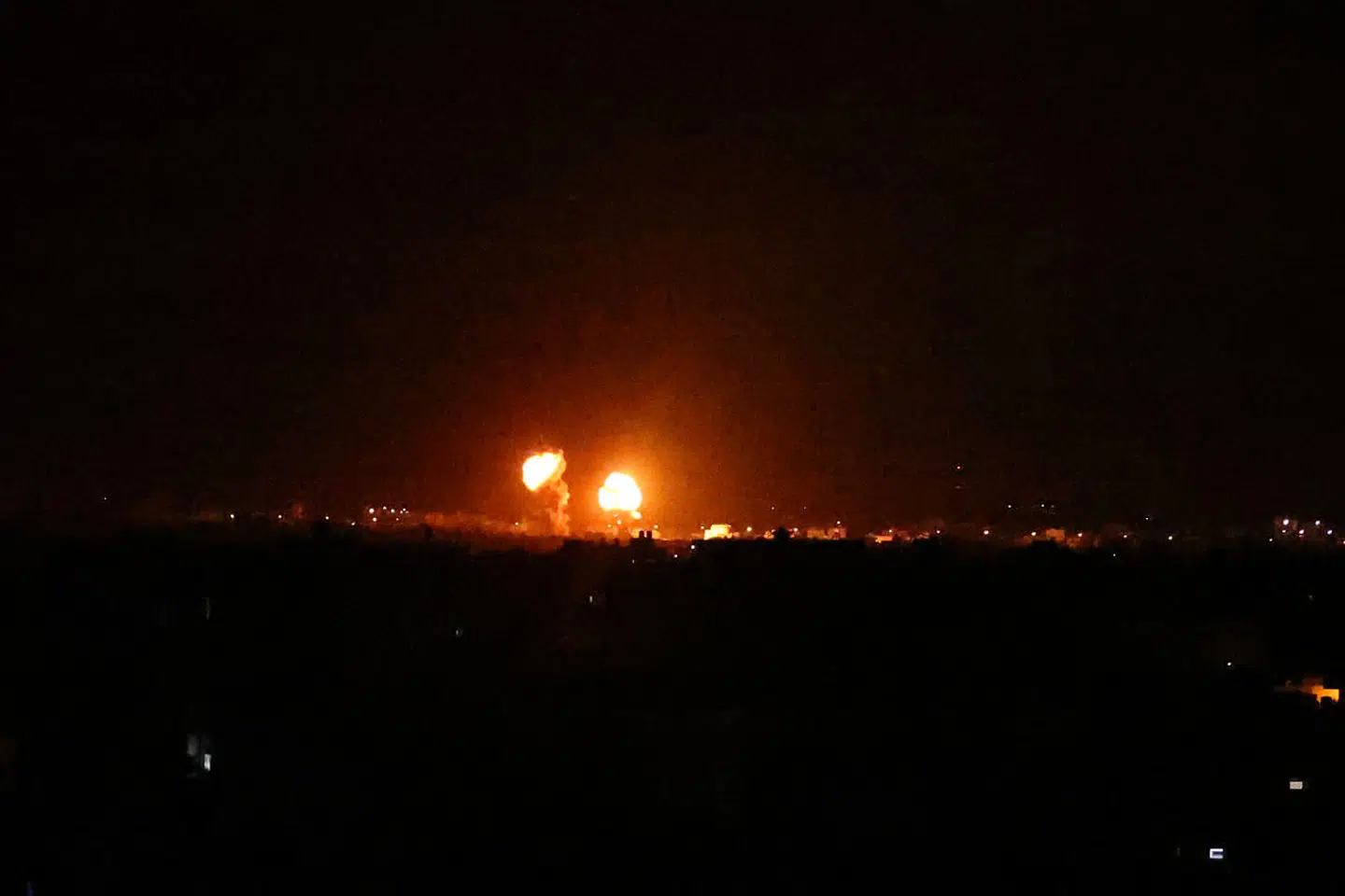Efter fire uger er våbenhvilken mellem Israel og Hamas brudt.