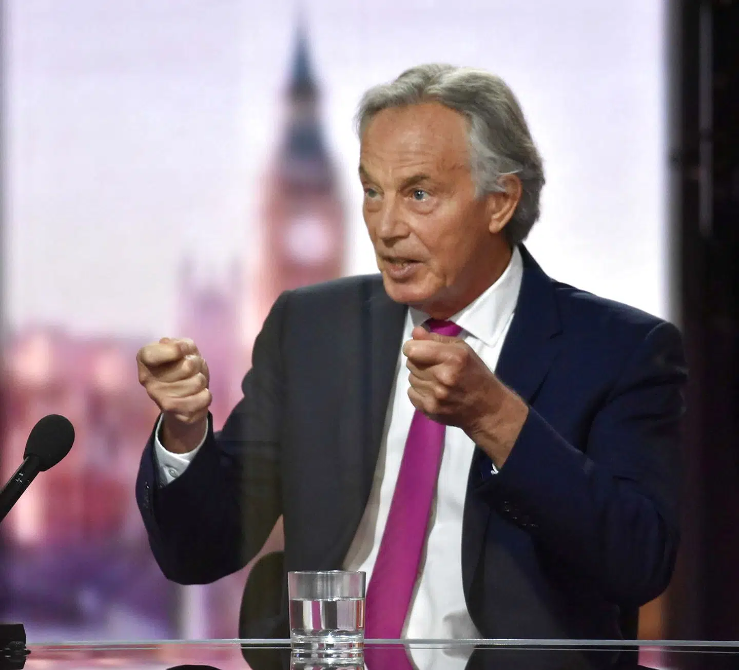Tony Blair haf fortalt B.T. at det er bydende nødvednigt at Vesten får en samlet politik i forhold til Kina