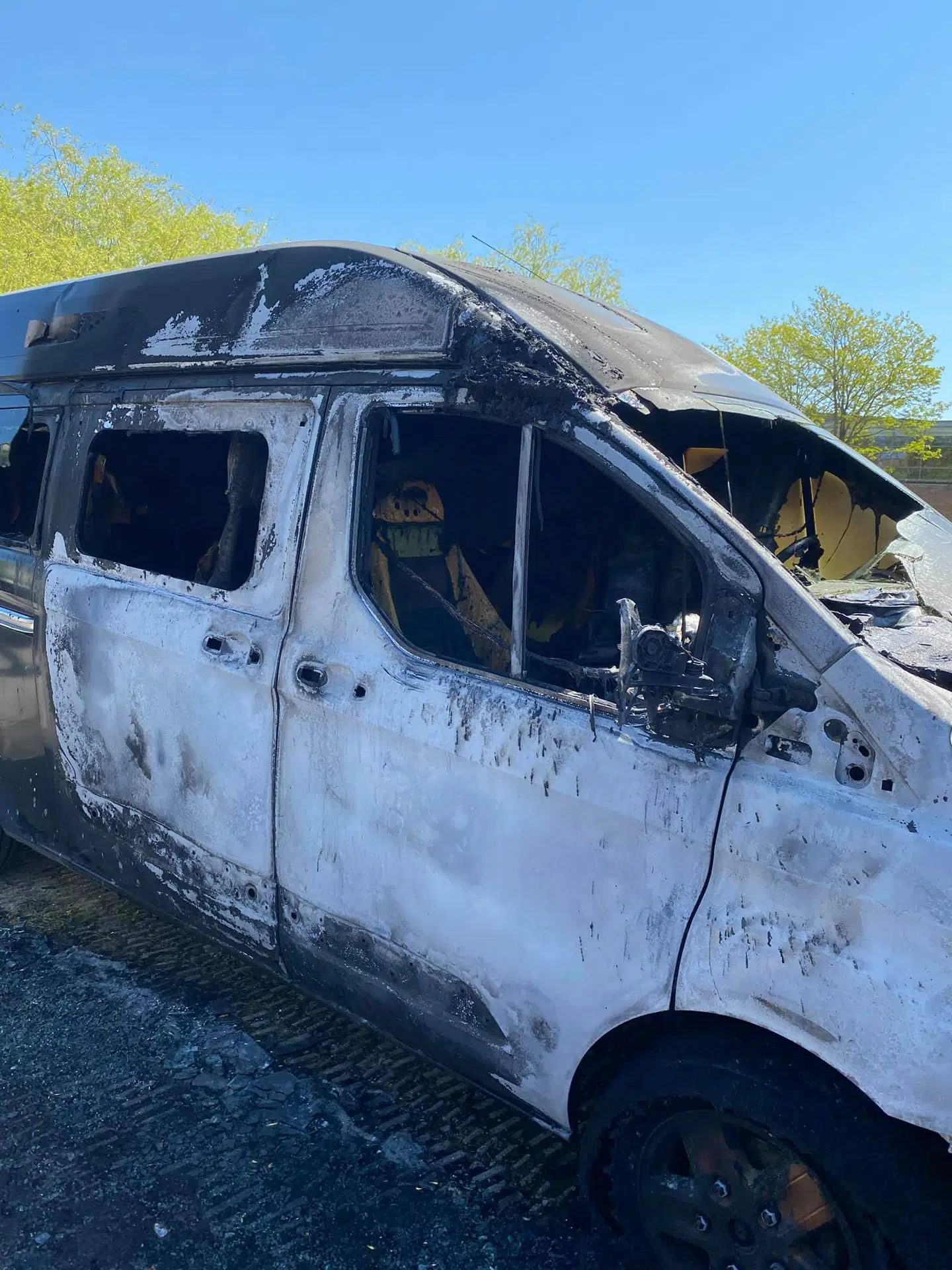 Sådan så bussen ud dagen efter