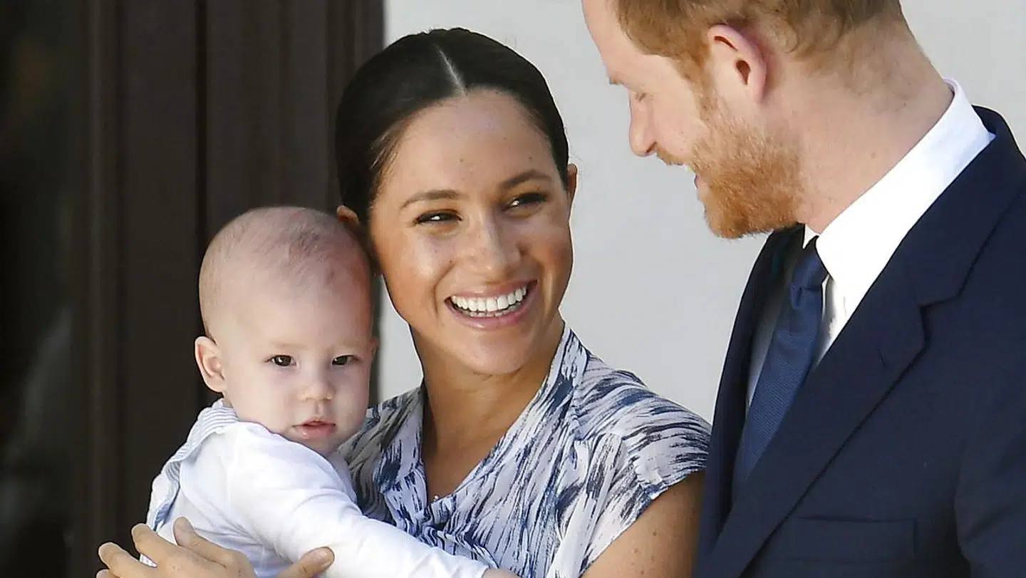 Meghan Markle og prins Harry med sønnen Archie, der i dag er to år gammel, i september 2019. Der er endnu ingen officielle billeder af den royale families nyeste medlem, Lilibet.