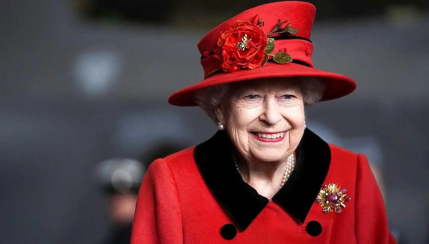 Dronning Elizabeth er bandlyst i de studerendes fælleshal på Magdalen College på University of Oxford.