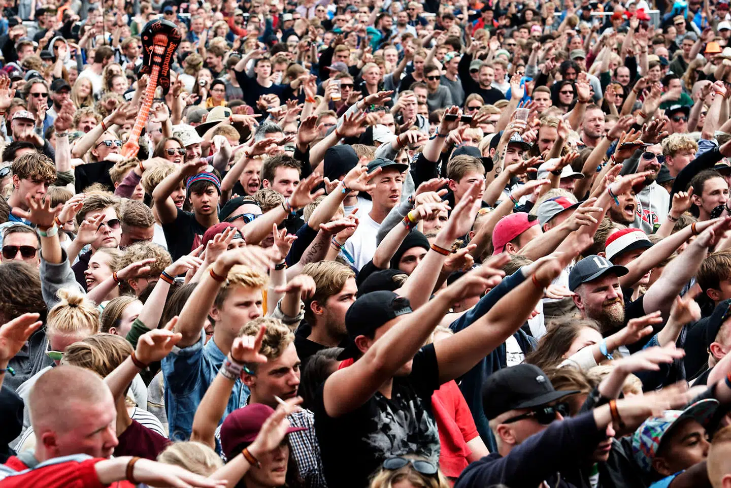 Genåbningsaftale lægger op til maksimalt 2000 deltagere ved festivaler mellem 21. maj og 1. august. Her er det House Of Pain, der spillede på Orange Scene på Roskilde Festivl 2016. Foto: Mathias Løvgreen Bojesen/Ritzau Scanpix