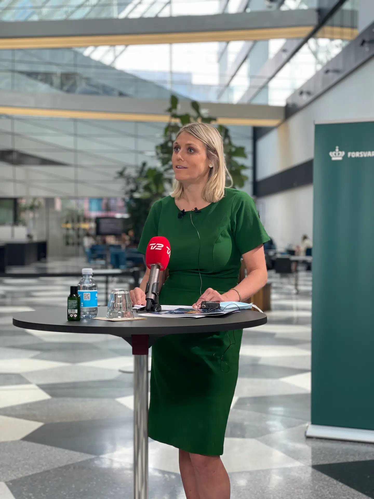 Forsvarsminister Trine Bramsen ved pressekonferencen i Inustriens Hus onsdag.