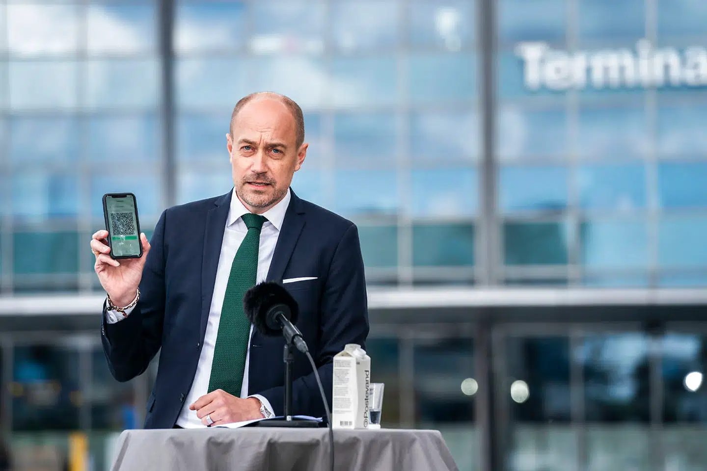 Sundhedsminister Magnus Heunicke (S) ved et pressemøde i slutningen af maj, hvor det nye coronapas blev lanceret.