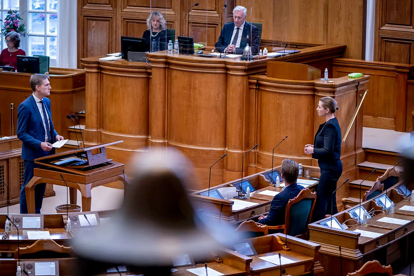 Statsminister Mette Frederiksen besvarer spørgsmål i salen fra Dansk Folkepartis Kristian Thulesen Dahl, onsdag den 13. januar 2021.