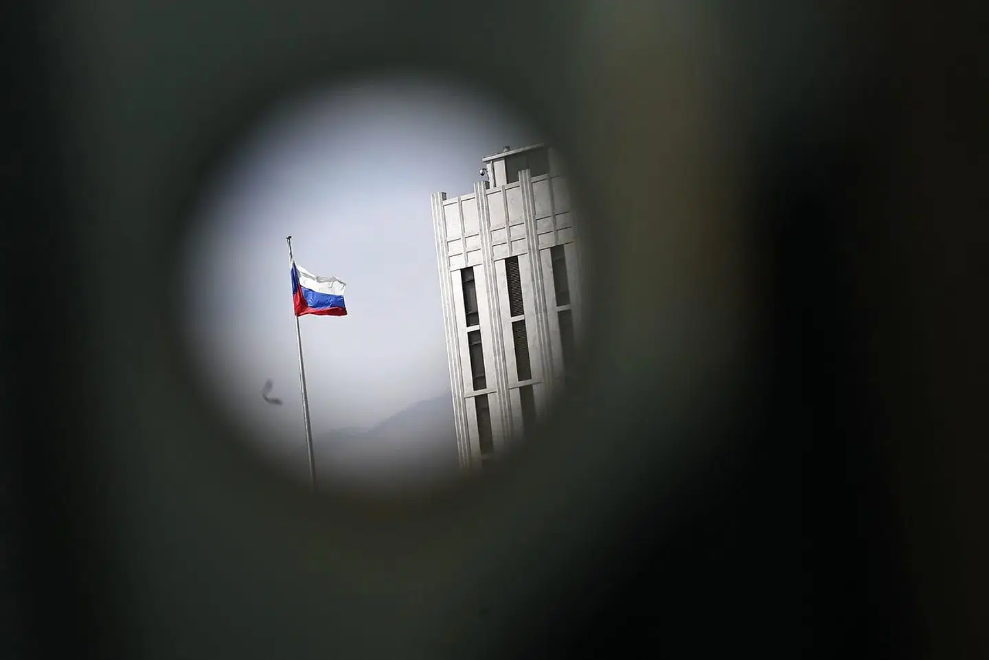 Rusland anklages for at støtte eller ligefrem stå bag mange af disse angreb. men kriminelle oranisationer over hele verden tjener store penge på cybercrime