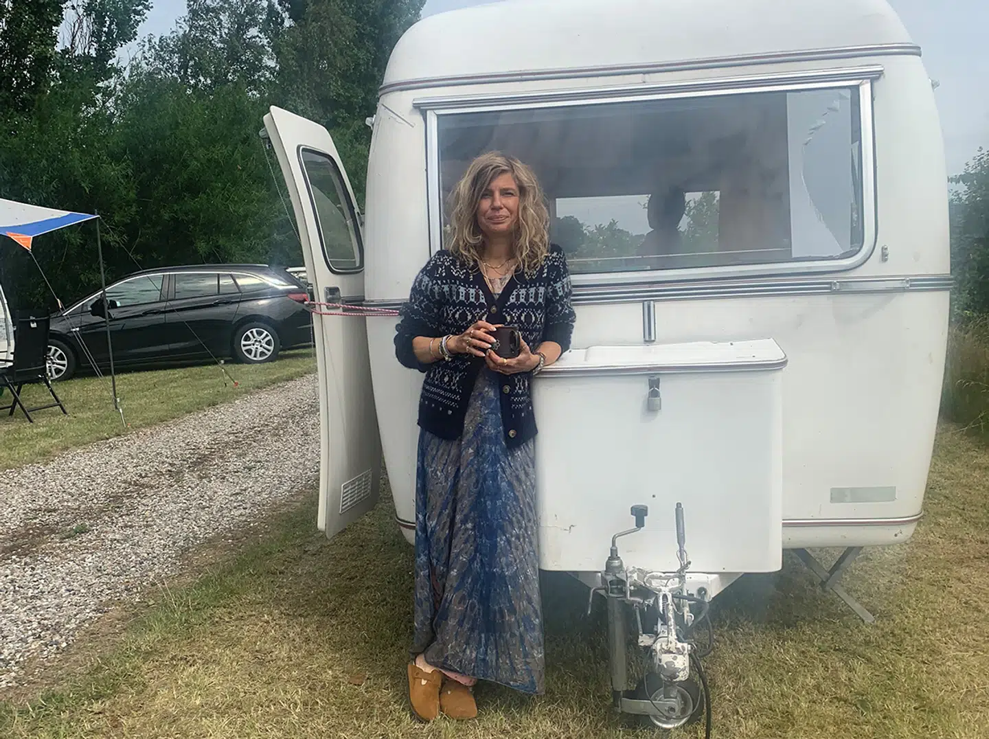 Sine Gerstenberg med sin campingvogn