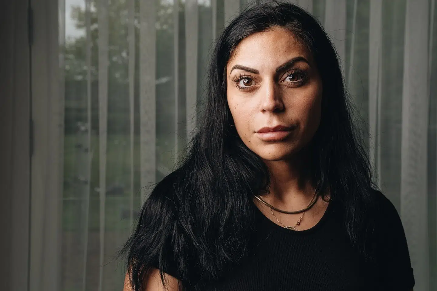 I snart et år har Semra kæmpet for at få sin dreng hjem. Hun har fået medhold af både de tyrkiske og danske myndigheder, alligevel har hun indset, at der kan gå år, inden hun igen bliver forenet med sin søn. (Foto: Byrd/Kasper Løjtved)