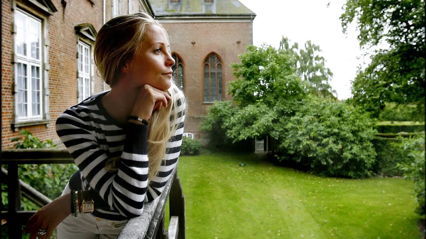 Caroline Fleming har flere gange fået hjælp fra sin eksmand, Rory Fleming, til at holde økonomien kørende i Valdemars Slot, der har kæmpet med store underskud.