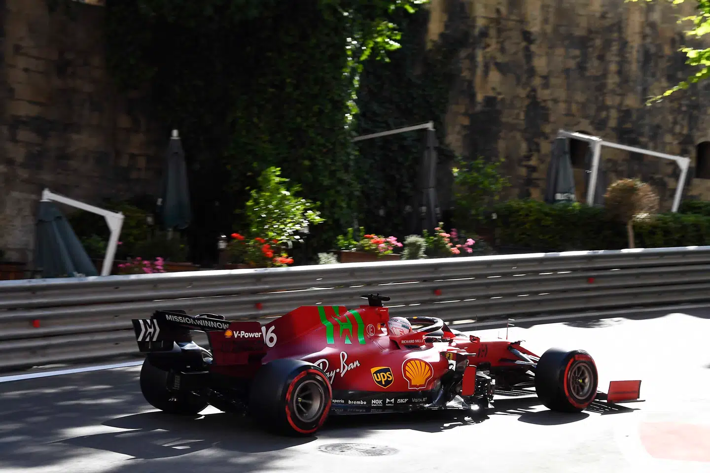 Charles Leclerc var ikke tilfreds med den omgang, der sikrede ham pole position til Azerbaijans Grand Prix i Baku