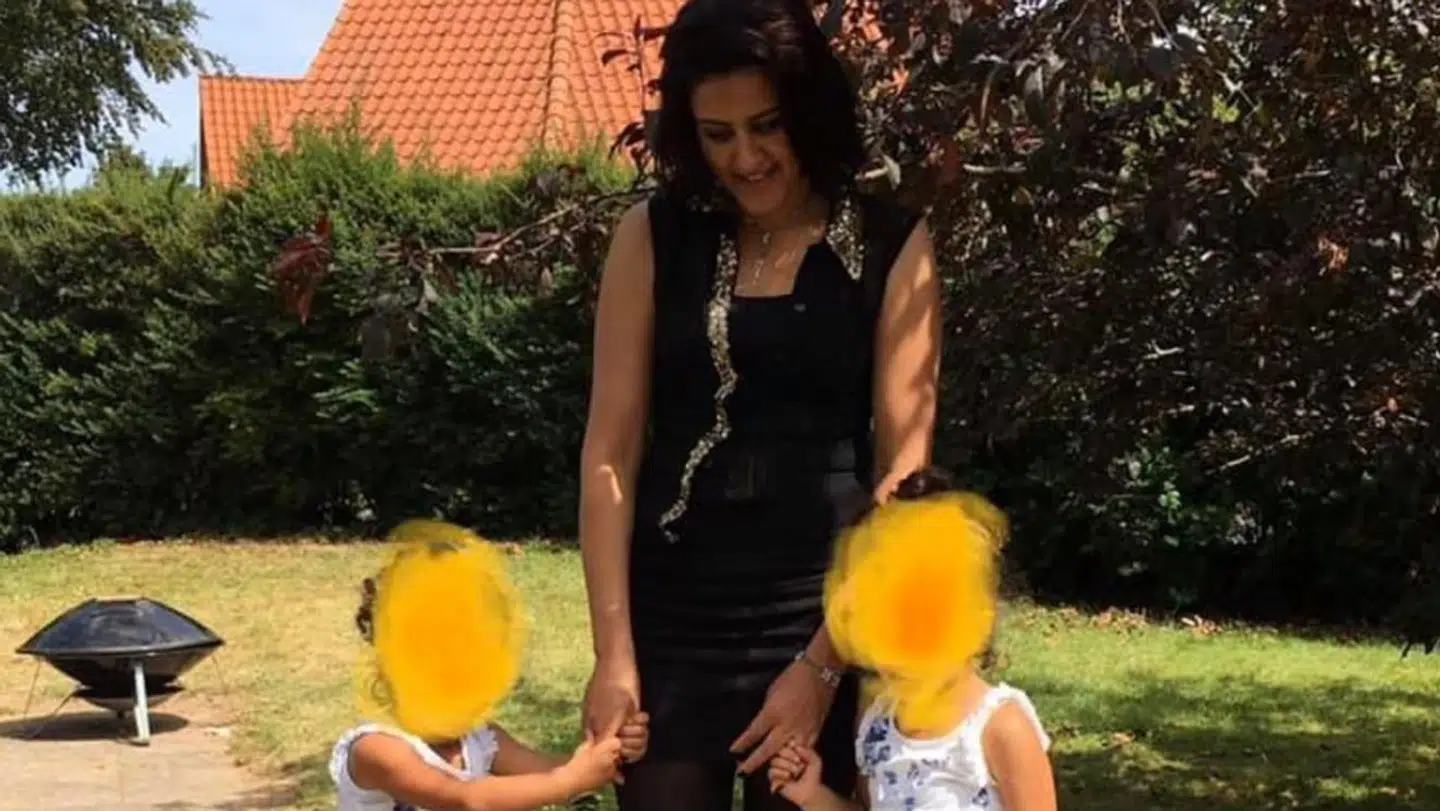 Huda Ali Ahmad fra Langeskov, her med tvillingepigerne Hevin og Henderin, blev kun 26 år. Hun blev dræbt med stenslag mod sit hoved af sin mand. Trods drabet kunne Danmark ikke nægte at udbetale morderen Hussein Abbas over 100.000 kroner.