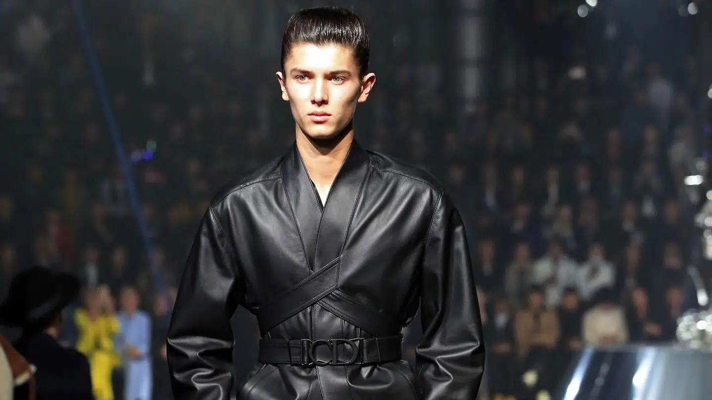 Prins Nikolai på catwalken til Diors modeshow i 2018 i Tokyo, Japan.