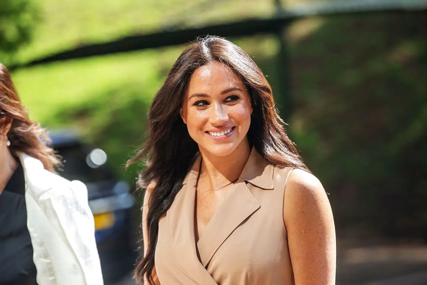 Meghan Markle har fortalt, at flere medlemmer af kongefamilien var bekymrede for hudfarven på hende og prins Harrys søn. (Photo by Michele Spatari / AFP)